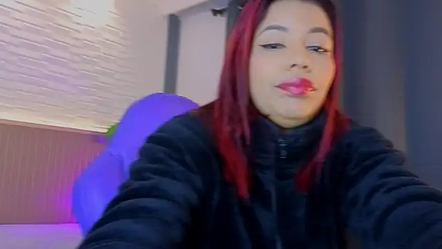 TiffanyWalk online show from October 16, 2025, 10:38 am