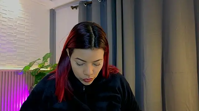 TiffanyWalk online show from October 18, 2025, 11:00 am