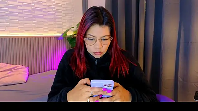 TiffanyWalk online show from October 27, 2025, 11:47 am