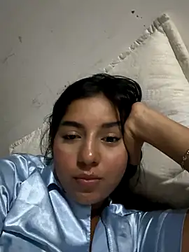 BabyAbril18 online show from November 11, 2025, 3:17 am