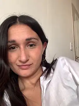 luci brecman online show from June 14, 2026, 4:09 pm