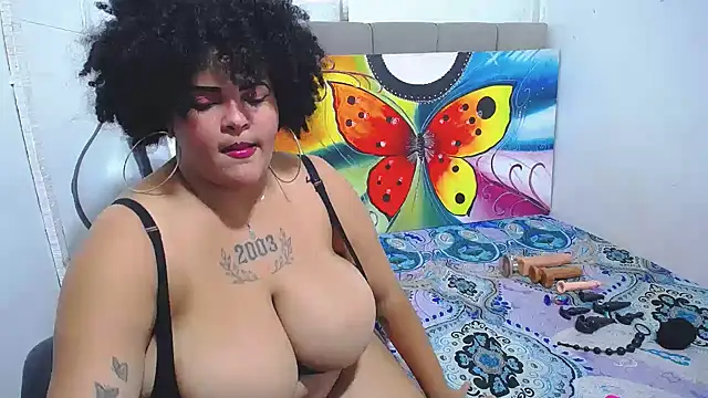 latina bigboos25 online show from September 11, 2025, 2:33 am