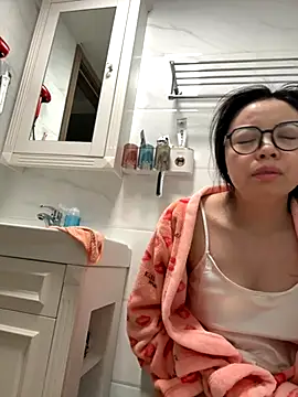 Snapshot of aa520uv chatting on November 11, 2025, 1:05 am aa520uv online show from November 11, 2025, 1:05 am