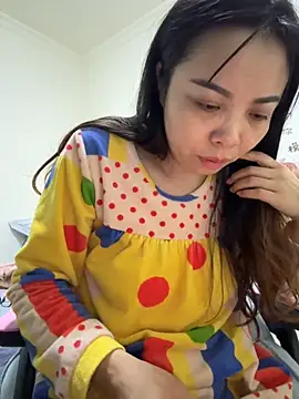 Snapshot of aa520uv chatting on November 18, 2025, 1:44 am aa520uv online show from November 18, 2025, 1:44 am