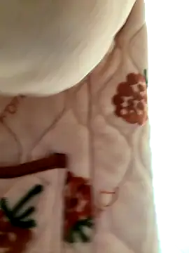 Snapshot of aa520uv chatting on November 25, 2025, 2:44 am aa520uv online show from November 25, 2025, 2:44 am