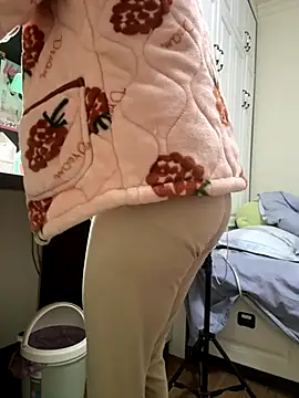 Snapshot of aa520uv chatting on November 26, 2025, 2:56 am aa520uv online show from November 26, 2025, 2:56 am