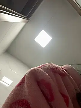 aa520uv online show from February 24, 2026, 1:25 am