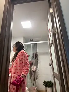 aa520uv online show from March 16, 2026, 5:44 am