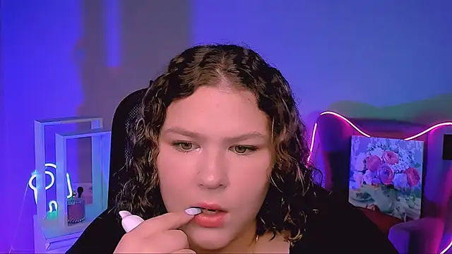 FlorenceAnderson online show from September 14, 2025, 9:08 am