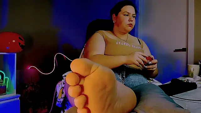 FlorenceAnderson online show from October 31, 2025, 8:59 am