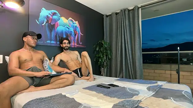 Snapshot of highlatin_guysoficial chatting on May 30, 2026, 11:35 pm highlatin guysoficial online show from May 30, 2026, 11:35 pm