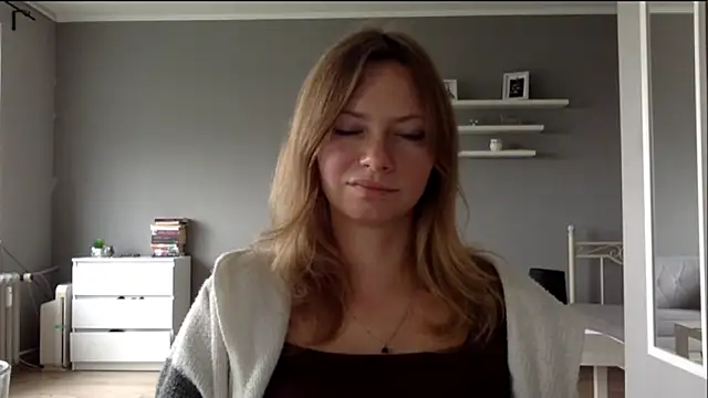 MillieShow online show from September 14, 2025, 1:54 pm