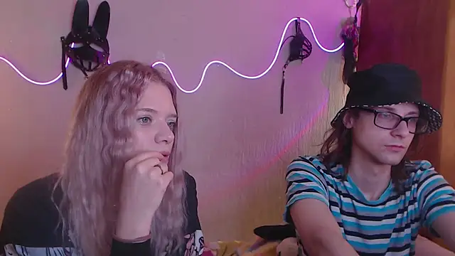 Your Horny Friends online show from March 17, 2025, 11:42 am