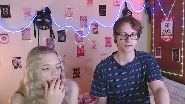 Your Horny Friends online show from September 19, 2025, 11:33 am