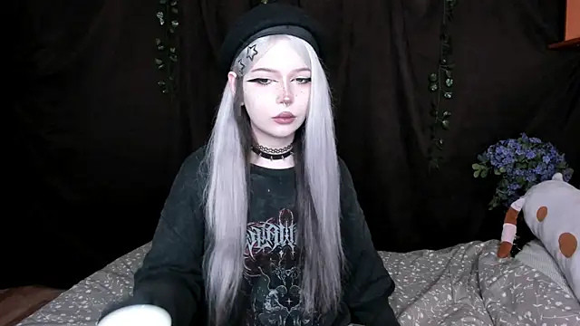 amelia mays xx online show from December 3, 2025, 8:12 am