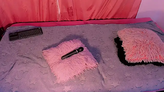 Mariana-ofc online show from November 15, 2025, 11:07 am