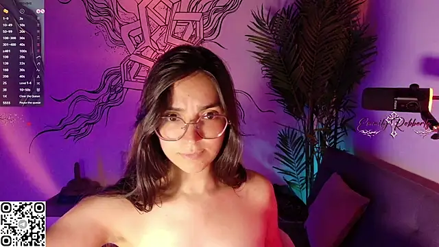 Emmi Roberts online show from April 13, 2026, 2:06 am