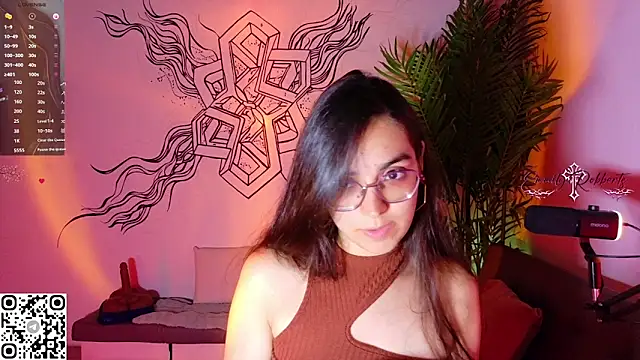 Emmi Roberts online show from April 14, 2026, 11:33 pm