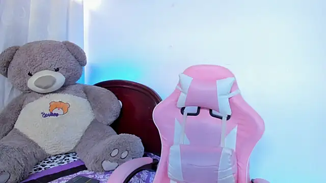 Hairydoll  online show from September 19, 2025, 4:07 pm