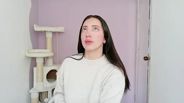 Snapshot of Rebbecawhite_meow chatting on February 7, 2026, 4:43 pm Rebbecawhite meow online show from February 7, 2026, 4:43 pm