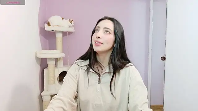 Snapshot of Rebbecawhite_meow chatting on February 11, 2026, 11:21 pm Rebbecawhite meow online show from February 11, 2026, 11:21 pm