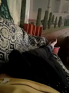 Snapshot of royall_queen chatting on March 17, 2025, 7:35 am royall queen online show from March 17, 2025, 7:35 am