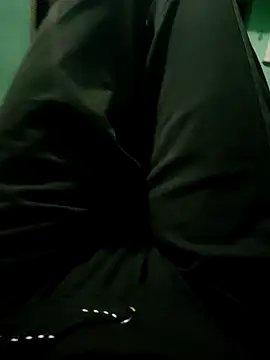 Snapshot of royall_queen chatting on March 22, 2025, 5:41 pm royall queen online show from March 22, 2025, 5:41 pm