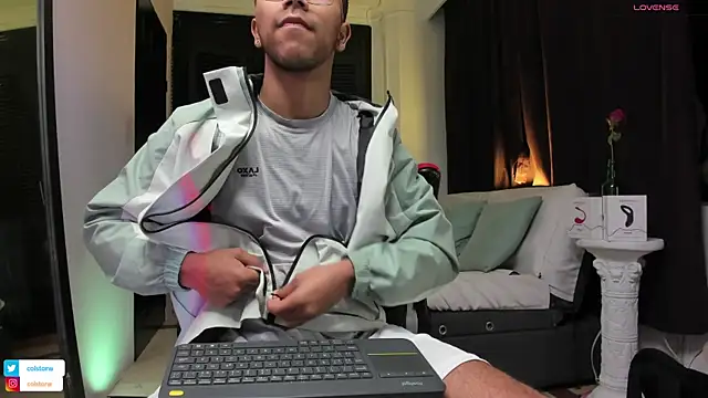 Colstorw  online show from September 26, 2025, 10:41 am