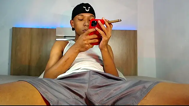 Snapshot of DavidLondo chatting on February 15, 2026, 2:58 pm DavidLondo online show from February 15, 2026, 2:58 pm