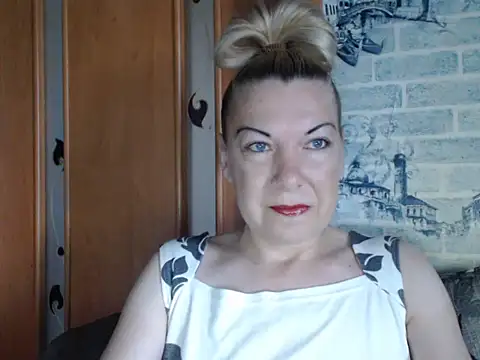 Snapshot of Lillia_Ray chatting on June 19, 2026, 6:40 am Lillia Ray online show from June 19, 2026, 6:40 am
