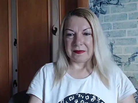 Snapshot of Lillia_Ray chatting on July 1, 2026, 6:26 am Lillia Ray online show from July 1, 2026, 6:26 am