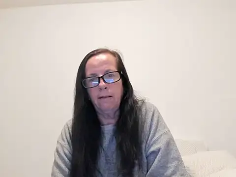 peachgoddess online show from April 20, 2026, 2:47 am