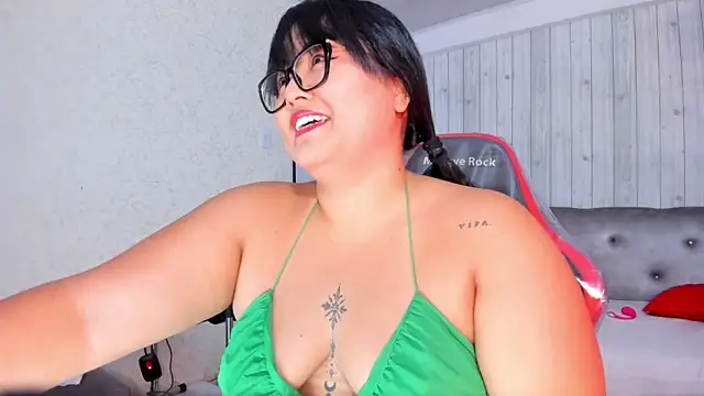 DianaGom online show from December 19, 2025, 12:56 pm