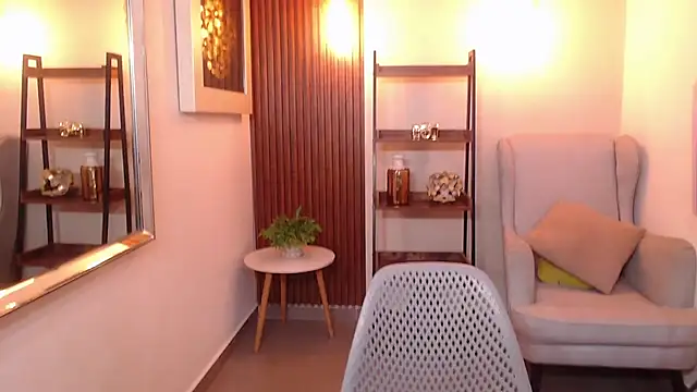 Coral Lise online show from November 25, 2025, 10:59 am