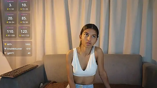 YuliethPetite online show from January 12, 2026, 11:59 am