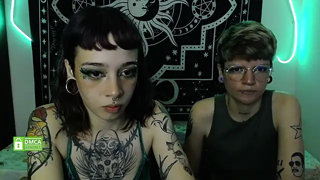 lovelockedlips online show from March 18, 2025, 2:47 am