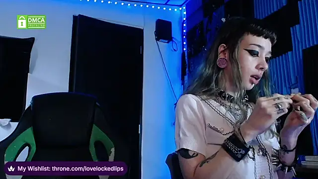 Snapshot of lovelockedlips chatting on July 11, 2026, 3:04 pm lovelockedlips online show from July 11, 2026, 3:04 pm