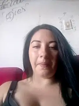 melisamoon  online show from April 4, 2026, 6:49 pm