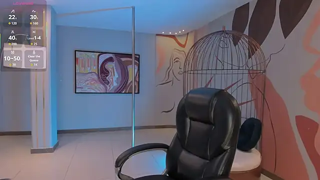 CandaseRussell online show from October 23, 2025, 8:07 pm