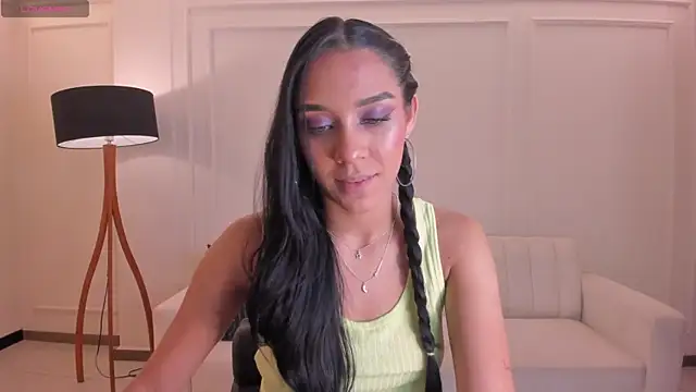 AmaliaCrus online show from October 2, 2025, 8:05 pm