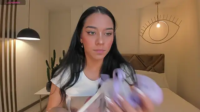 AmaliaCrus online show from October 22, 2025, 8:08 pm