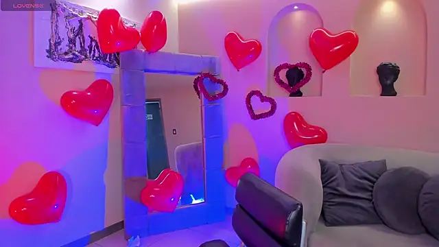 AmaliaCrus online show from February 13, 2026, 8:38 pm