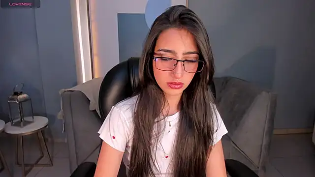 LarisaSmirnov online show from October 6, 2025, 12:08 am