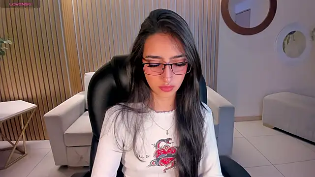 LarisaSmirnov online show from October 22, 2025, 4:46 am