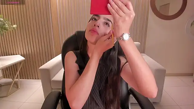 LarisaSmirnov online show from December 20, 2025, 8:05 pm