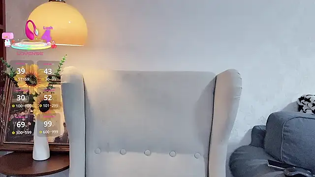 NovaNana online show from March 22, 2025, 4:26 pm