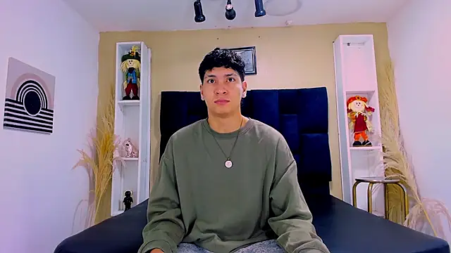 Jhojan twink online show from October 14, 2025, 12:17 pm