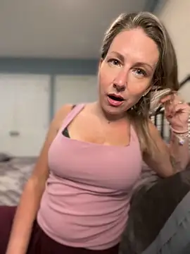 LittleMsMILF online show from March 31, 2026, 11:16 pm