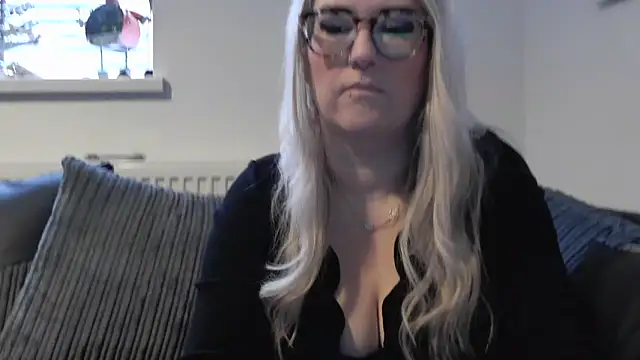 Sizzling Indie36 online show from November 27, 2025, 10:50 am