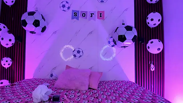 Snapshot of Sophie_joyy chatting on July 10, 2026, 11:51 pm Sophie joyy online show from July 10, 2026, 11:51 pm